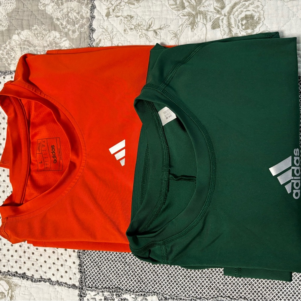 Adidas Size L Green and Orange Long Sleeve Undershirts